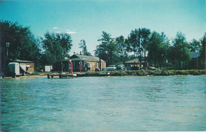 Sw Caladonia Mi 1950S Standard Oil Red Crown Gas Dock At The Old Winfield Market (newer photo)
